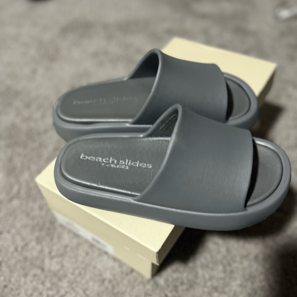 J/Slides Size 7M Grey Eva Squish Beach Pool Slides Women's New In Box